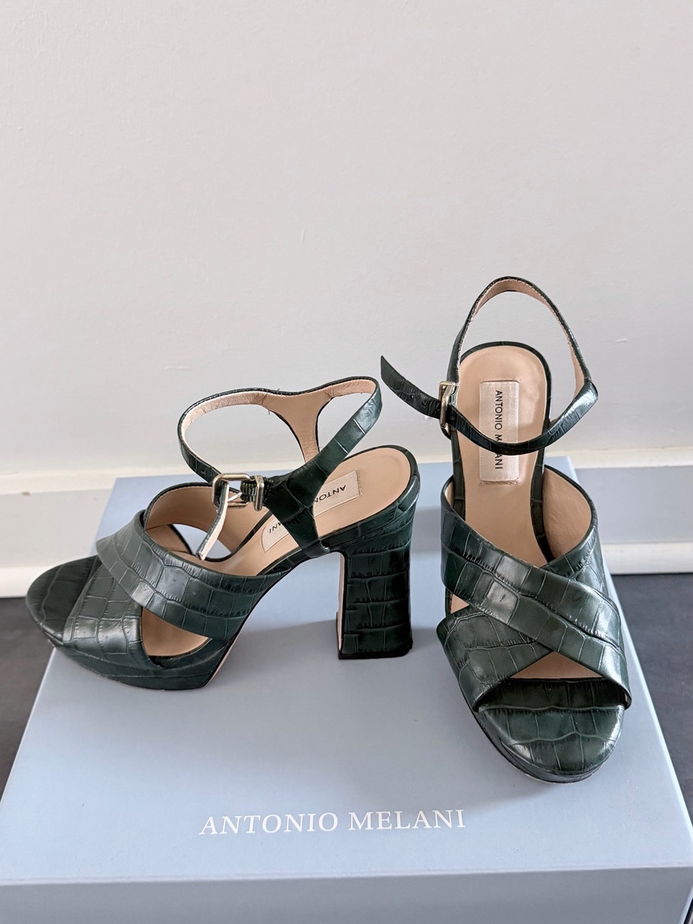 ANTONIO MELANI Deep Green Croc-Embossed Block Heel Sandals